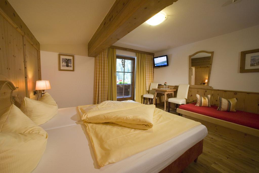 Alpenhotel Tirolerhof Gerlos Værelse billede