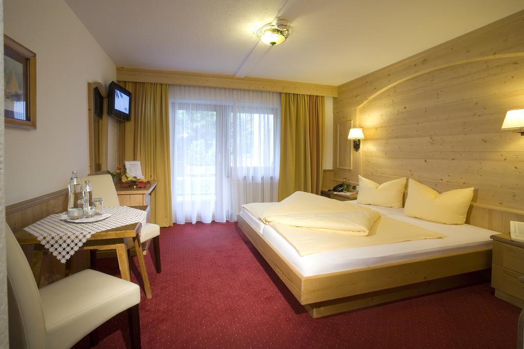 Alpenhotel Tirolerhof Gerlos Værelse billede